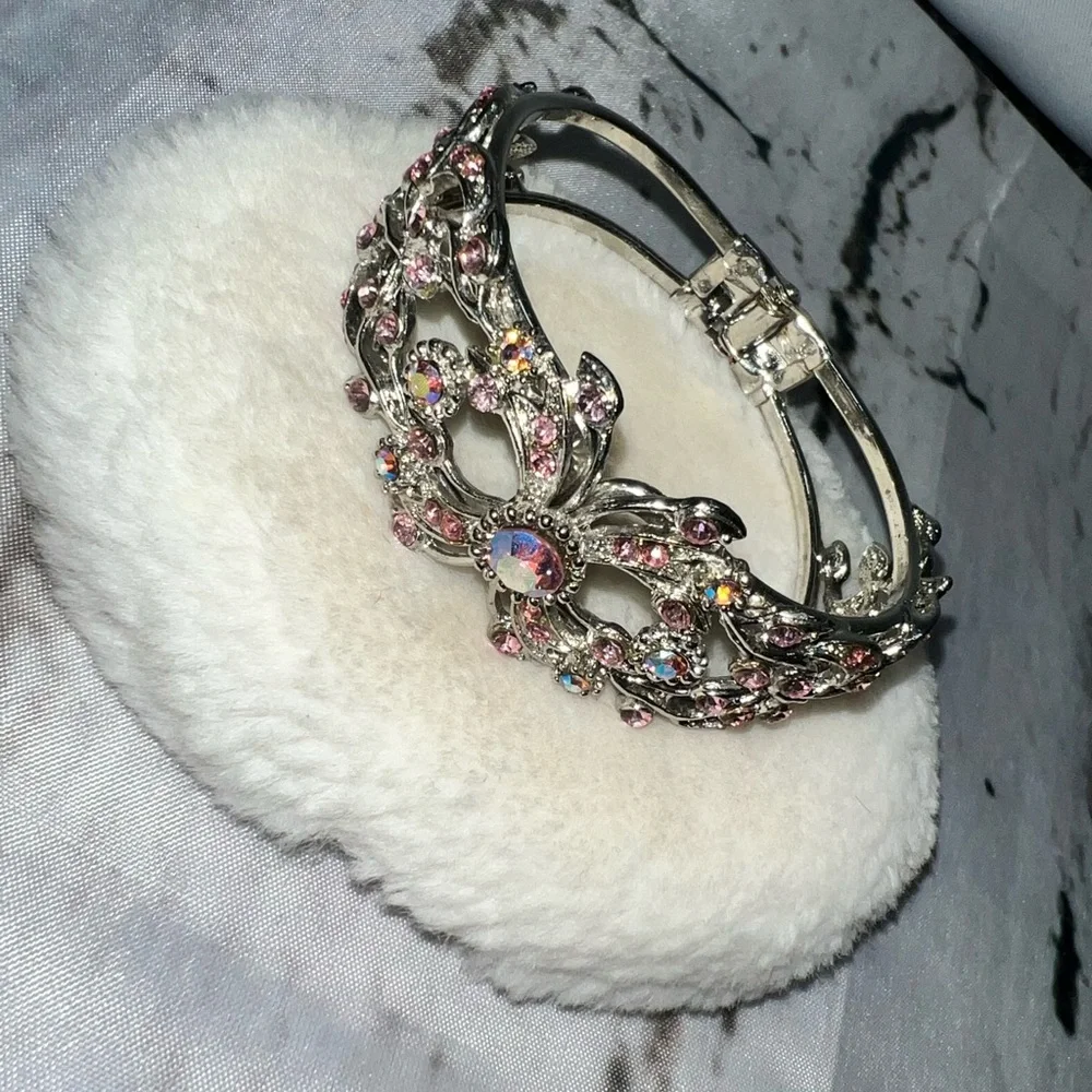 Elegant Silver and Pink‎ Floral Bracelet